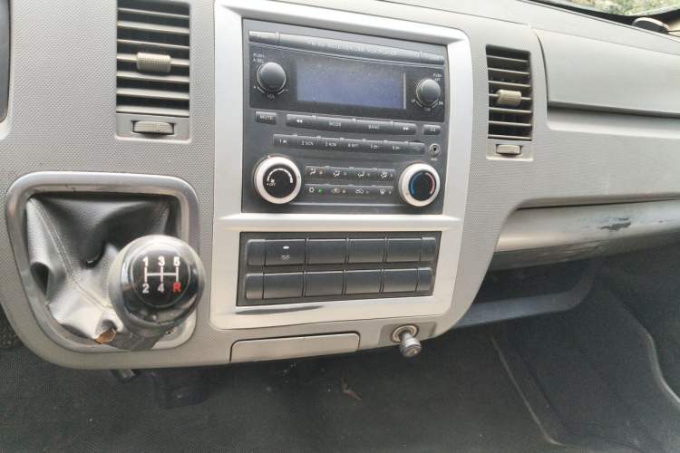 Used Foton Scenic G7 2016 2.0L Commercial Version Long Wheelbase High Roof – 4Q20M Audio And AC Panel