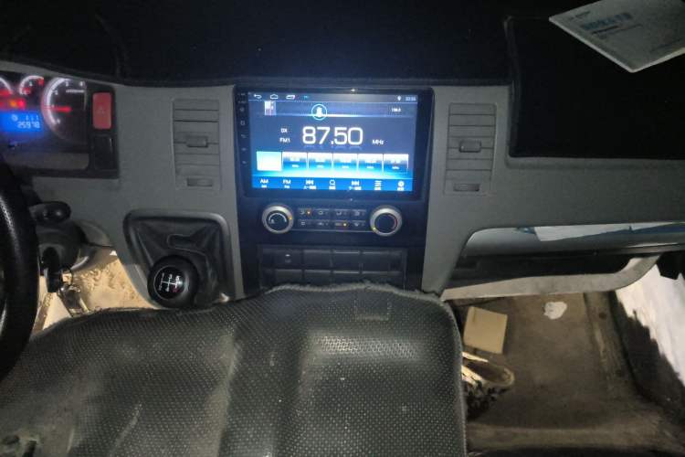 Used Foton Scenic G7 2016 2.0L Commercial Version Long Wheelbase High Roof – 4Q20M Audio And AC Panel