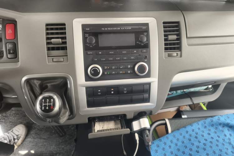 Used Foton Scenic G7 2016 2.0L Commercial Version Short Wheelbase High-Roof 4Q20M Audio And AC Panel