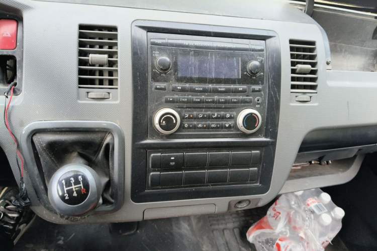 Used Foton Scenic G7 2016 2.0L Commercial Version Short Wheelbase High-Roof 4Q20M Audio And AC Panel