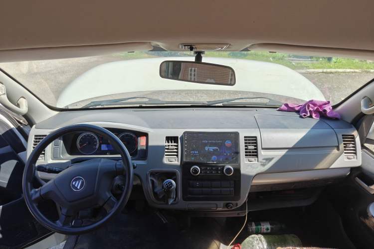 Used Foton Scenic G7 2016 2.0L Commercial Edition Long Wheelbase High-Roof 4Q20M Center Console