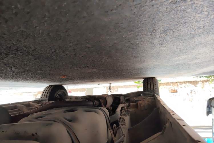 Used Foton Scenic G7 2016 2.0L Commercial Version Long Wheelbase High Roof – 4Q20M Chassis Rear Left