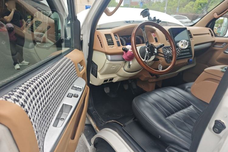Used Foton Scenic G7 2016 2.0L Commercial Version Long Wheelbase High Roof – 4Q20M Driver Seat