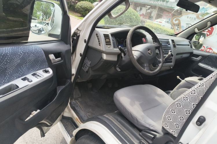 Used Foton Scenic G7 2016 2.0L Commercial Version Long Wheelbase High Roof – 4Q20M Driver Seat