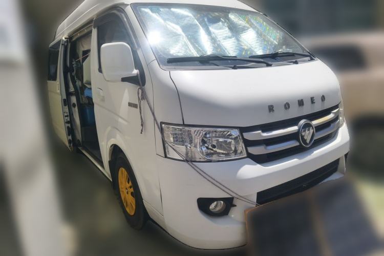 Used Foton Scenic G7 2016 2.0L Commercial Version Short Wheelbase High-Roof 4Q20M Front Right 45 Deg