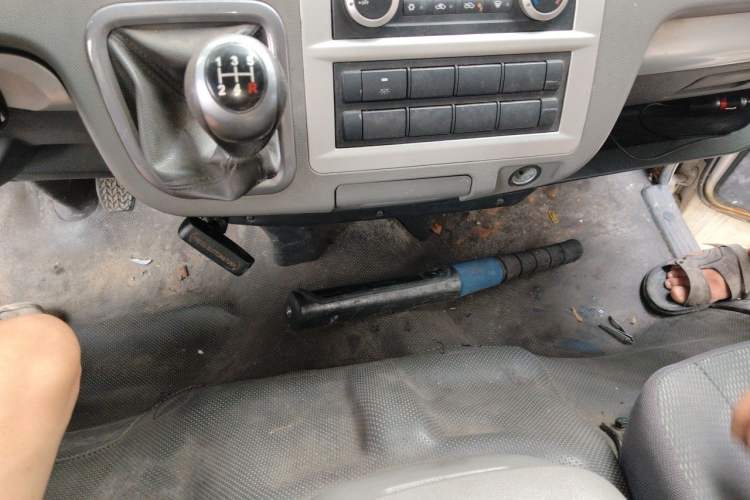Used Foton Scenic G7 2016 2.0L Commercial Version Short Wheelbase High-Roof 4Q20M Gear Lever