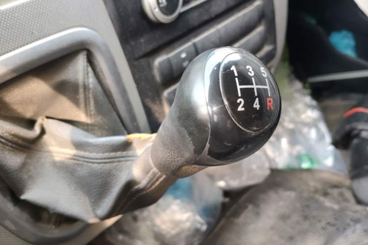 Used Foton Scenic G7 2016 2.0L Commercial Version Long Wheelbase High Roof – 4Q20M Gear Lever