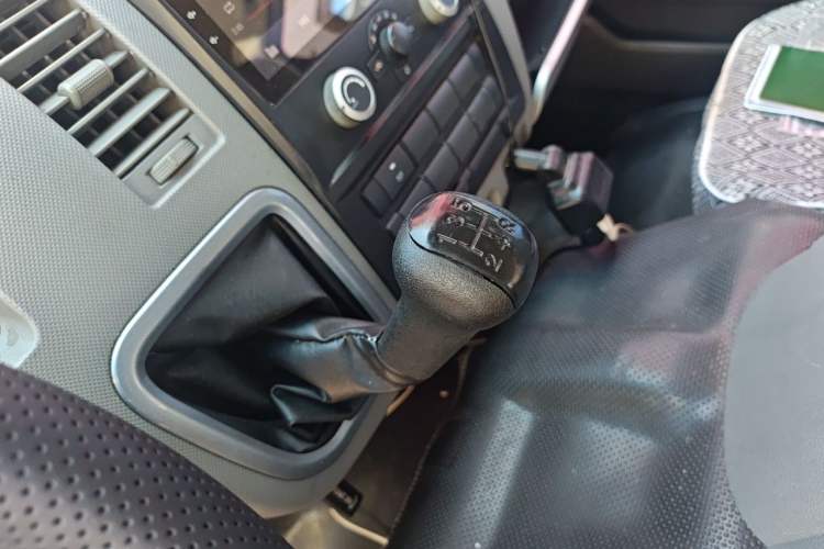 Used Foton Scenic G7 2016 2.0L Commercial Version Long Wheelbase High Roof – 4Q20M Gear Lever