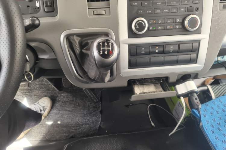 Used Foton Scenic G7 2016 2.0L Commercial Version Short Wheelbase High-Roof 4Q20M Gear Lever