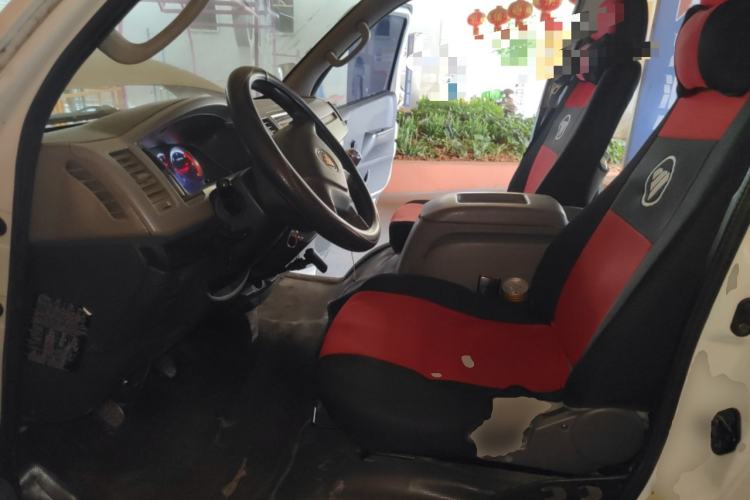 Used Foton Scenic G7 2016 2.8T Commercial & Travel Version Short Wheelbase High Roof – 493ZLQ4 Left Front Seat