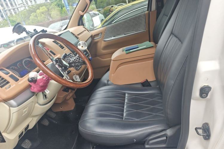 Used Foton Scenic G7 2016 2.0L Commercial Version Long Wheelbase High Roof – 4Q20M Left Front Seat