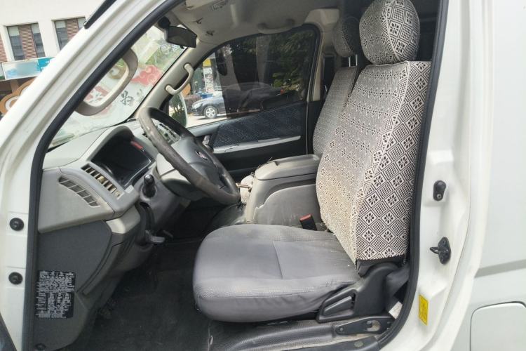 Used Foton Scenic G7 2016 2.0L Commercial Version Long Wheelbase High Roof – 4Q20M Left Front Seat
