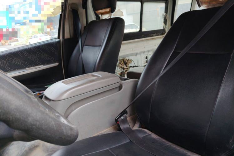 Used Foton Scenic G7 2016 2.0L Commercial Edition Long Wheelbase High-Roof 4Q20M Left Front Seat