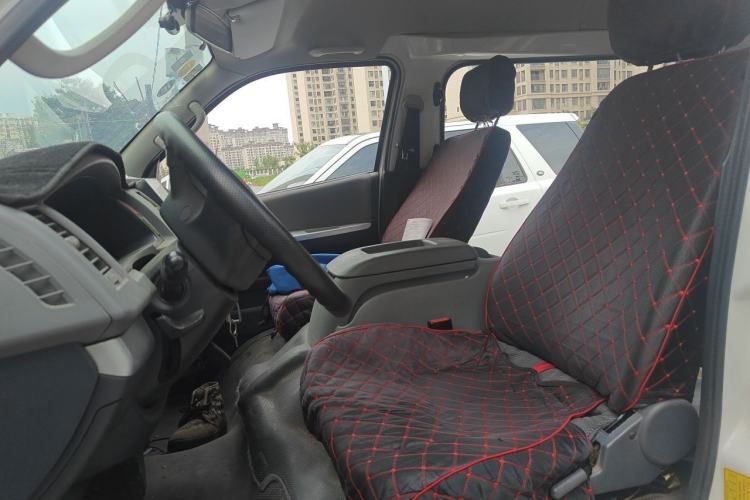 Used Foton Scenic G7 2016 2.0L Commercial Version Long Wheelbase High Roof – 4Q20M Left Front Seat