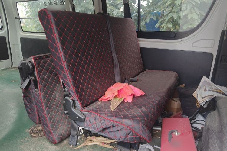 Used Foton Scenic G7 2016 2.0L Commercial Version Long Wheelbase High Roof – 4Q20M Left Rear Seat