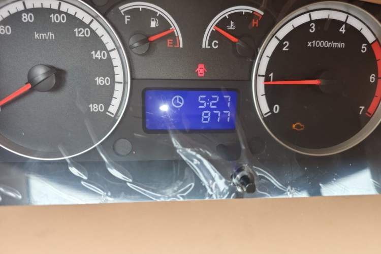 Used Foton Scenic G7 2016 2.0L Commercial Version Long Wheelbase High Roof – 4Q20M Odometer Close Up
