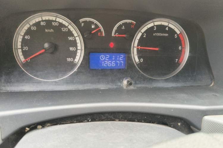 Used Foton Scenic G7 2016 2.0L Commercial Version Long Wheelbase High Roof – 4Q20M Odometer Close Up