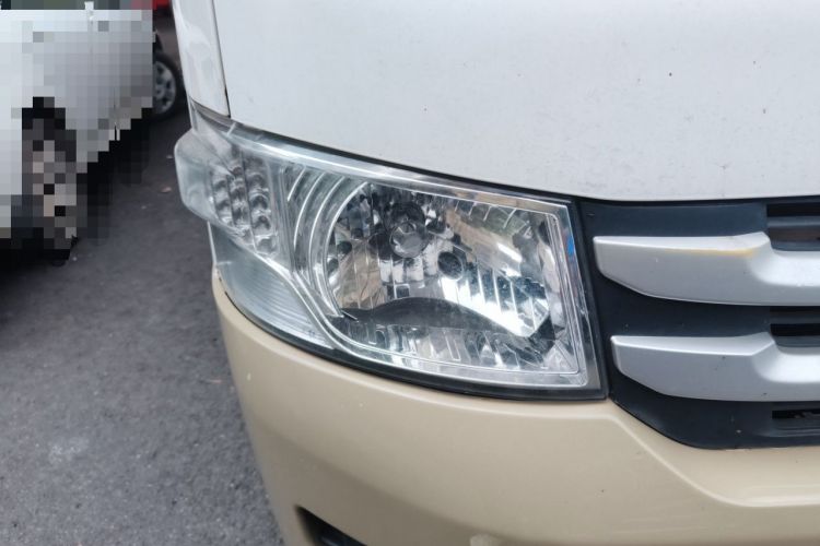 Used Foton Scenic G7 2016 2.8T Commercial Version Short Wheelbase High-Roof 493ZLQ4 Right Front Headlight