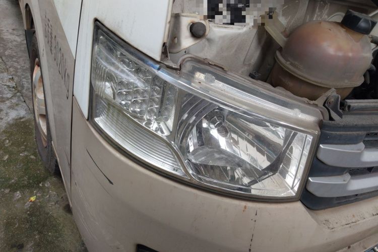 Used Foton Scenic G7 2016 2.0L Commercial Version Short Wheelbase High-Roof 4Q20M Right Front Headlight