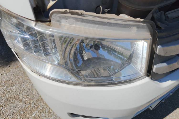 Used Foton Scenic G7 2016 2.0L Commercial Edition Long Wheelbase High-Roof 4Q20M Right Front Headlight