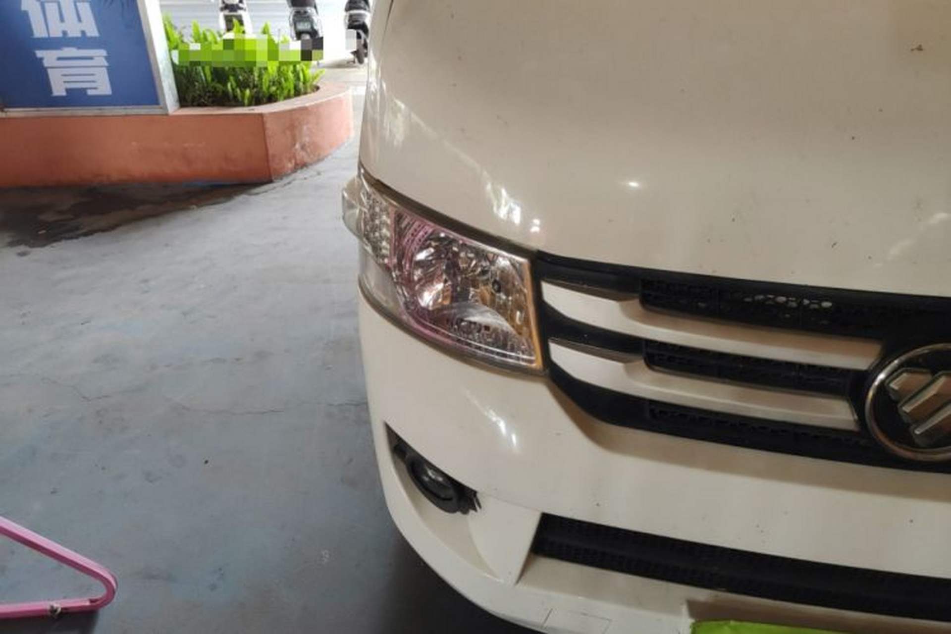 Used Foton Scenic G7 2016 2.8T Commercial & Travel Version Short Wheelbase High Roof – 493ZLQ4 Right Front Headlight