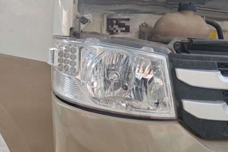 Used Foton Scenic G7 2016 2.0L Commercial Edition Long Wheelbase High-Roof 4Q20M Right Front Headlight