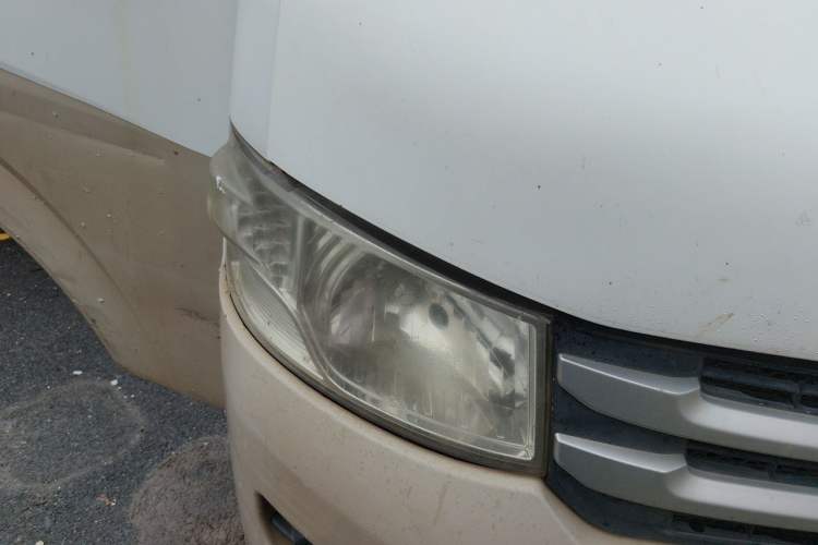 Used Foton Scenic G7 2016 2.8T Commercial Version Short Wheelbase Flat Roof 493ZLQ4 Right Front Headlight