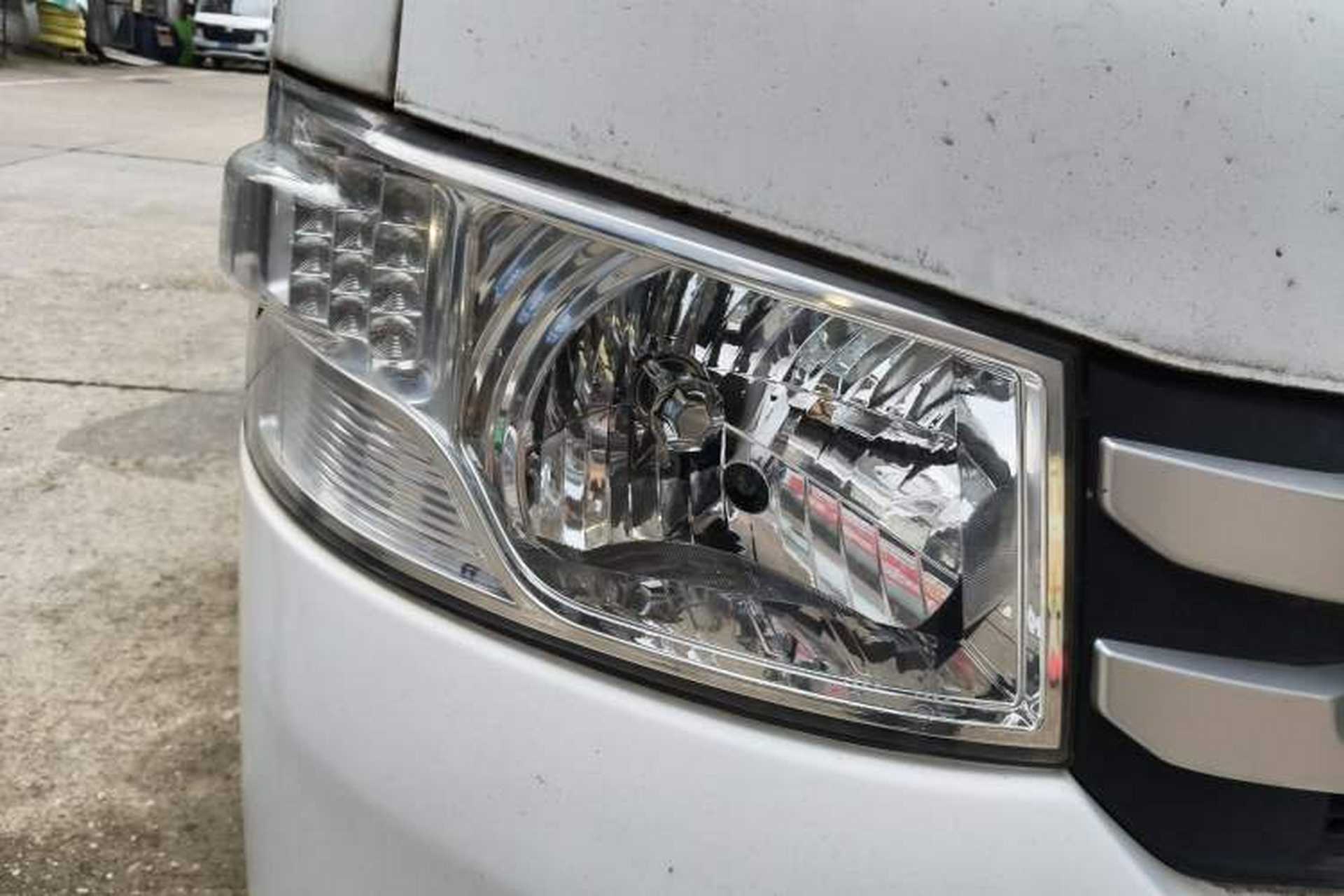 Used Foton Scenic G7 2016 2.0L Commercial Version Short Wheelbase High-Roof 4Q20M Right Front Headlight