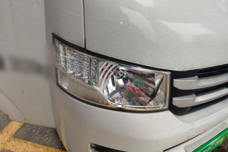 Used Foton Scenic G7 2016 2.0L Commercial Version Short Wheelbase High-Roof 4Q20M Right Front Headlight