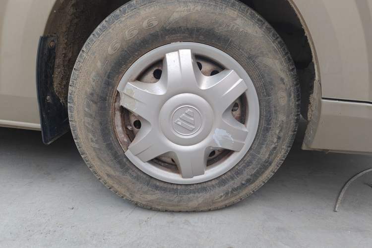 Used Foton Scenic G7 2016 2.0L Commercial Version Long Wheelbase High Roof – 4Q20M Right Front Wheel Hub
