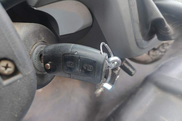 Used Foton Scenic G7 2016 2.0L Commercial Version Long Wheelbase High Roof – 4Q20M Vehicle Key
