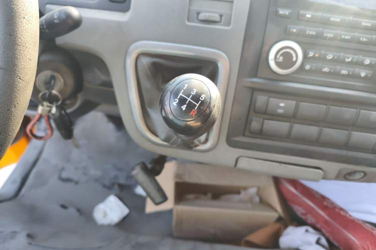 Used Foton Scenic G7 2016 2.0L Commercial Version Long Wheelbase High Roof – 4Q20M Gear Lever