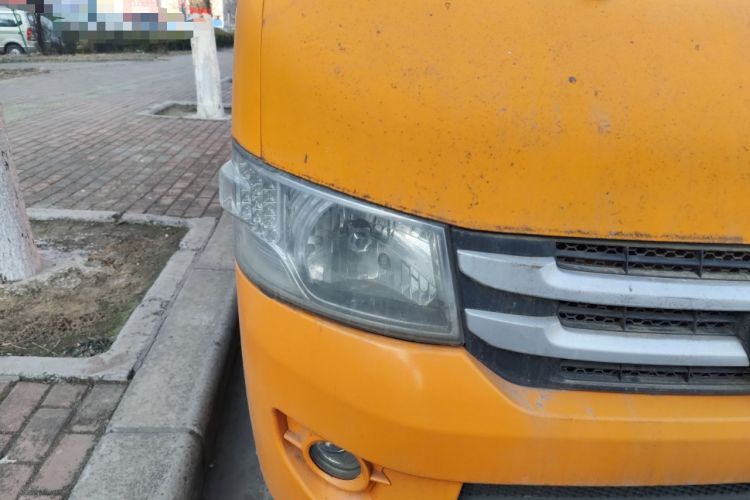 Used Foton Scenic G7 2016 2.0L Commercial Version Long Wheelbase High Roof – 4Q20M Right Front Headlight
