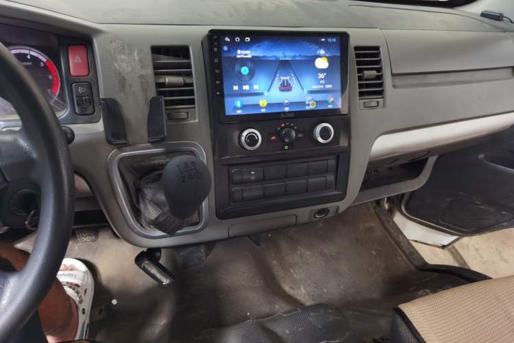 Used Foton Scenic G7 2017 2.0L Long-Wheelbase Commercial Van High Roof 2 Seats 4Q20M Audio And AC Panel
