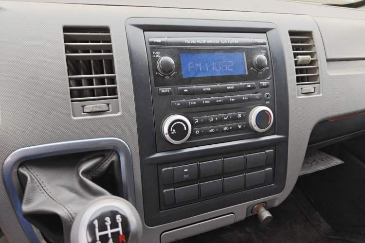 Used Foton Scenic G7 2017 2.0L Short-Wheelbase Commercial Van Flat Roof 6-Seater 4Q20M Audio And AC Panel