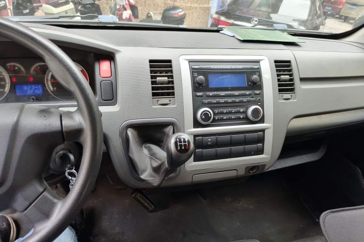Used Foton Scenic G7 2017 2.0L Short-Wheelbase Commercial Van High Roof 6-Seater 4Q20M Audio And AC Panel