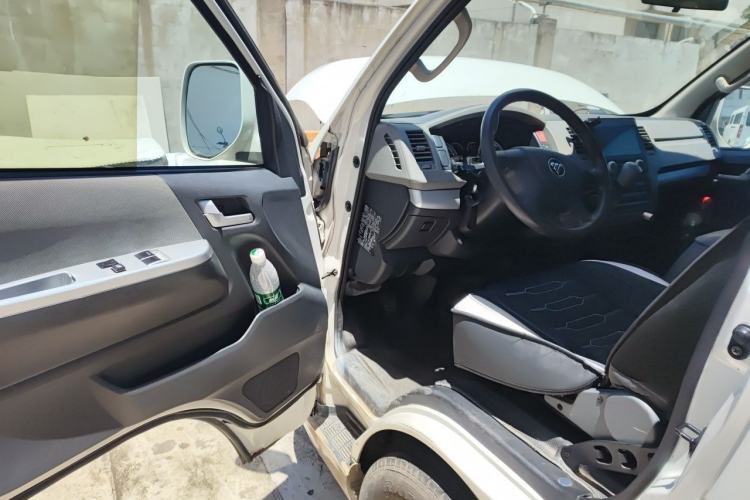 Used Foton Scenic G7 2017 2.0L Long-Wheelbase Commercial Van High Roof 6-Seater 4Q20M Driver Seat