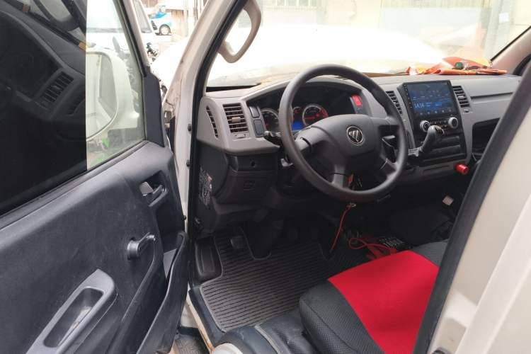 Used Foton Scenic G7 2017 2.0L Short-Wheelbase Commercial Van High Roof 6-Seater 4Q20M Driver Seat