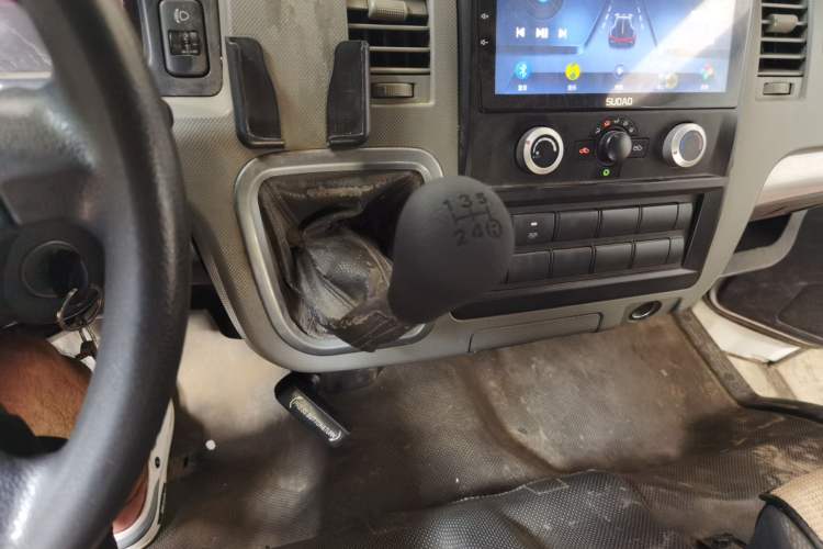 Used Foton Scenic G7 2017 2.0L Long-Wheelbase Commercial Van High Roof 2 Seats 4Q20M Gear Lever