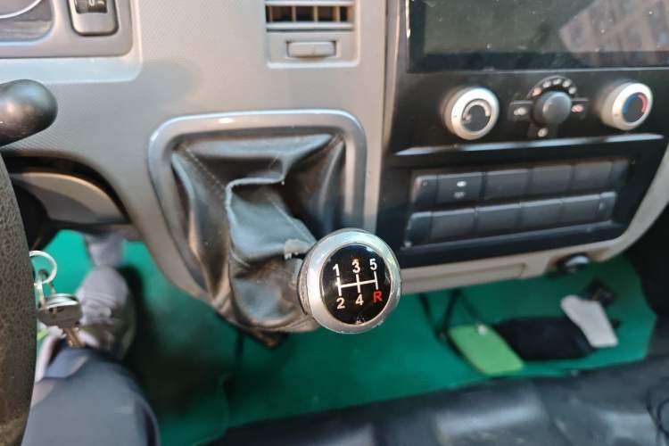 Used Foton Scenic G7 2017 2.0L Short-Wheelbase Commercial Van High-Roof 2-Seater 4Q20M Gear Lever