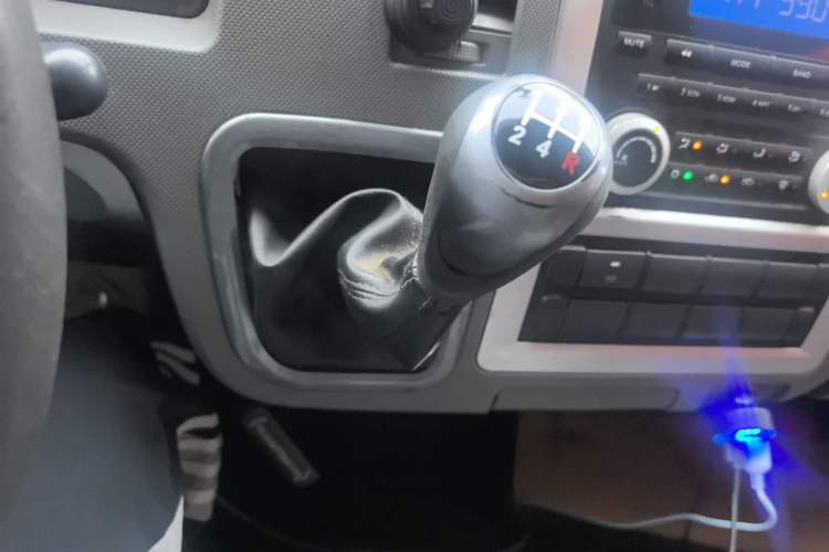 Used Foton Scenic G7 2017 2.0L Long-Wheelbase Commercial Van High Roof 6-Seater 4Q20M Gear Lever