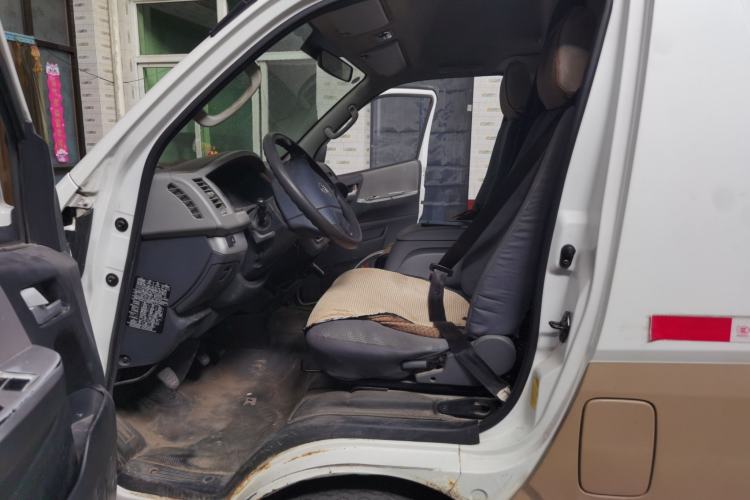 Used Foton Scenic G7 2017 2.0L Long-Wheelbase Commercial Van High Roof 2 Seats 4Q20M Left Front Seat