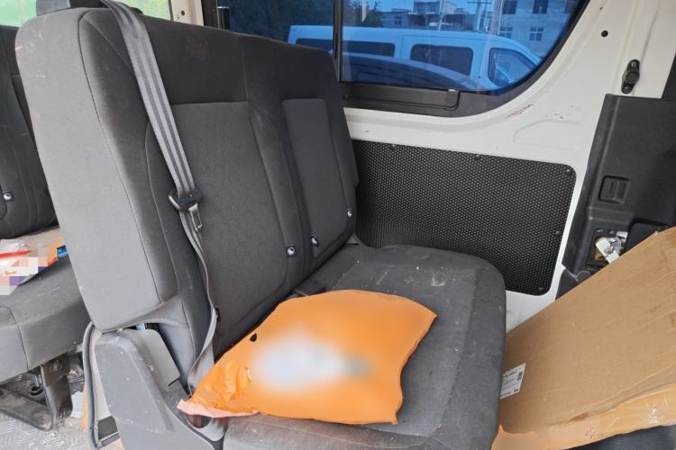 Used Foton Scenic G7 2017 2.0L Short-Wheelbase Commercial Van Flat Roof 6-Seater 4Q20M Left Rear Seat
