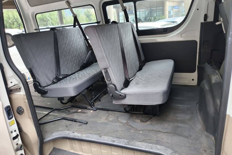 Used Foton Scenic G7 2017 2.0L Short-Wheelbase Commercial Van High Roof 6-Seater 4Q20M Left Rear Seat