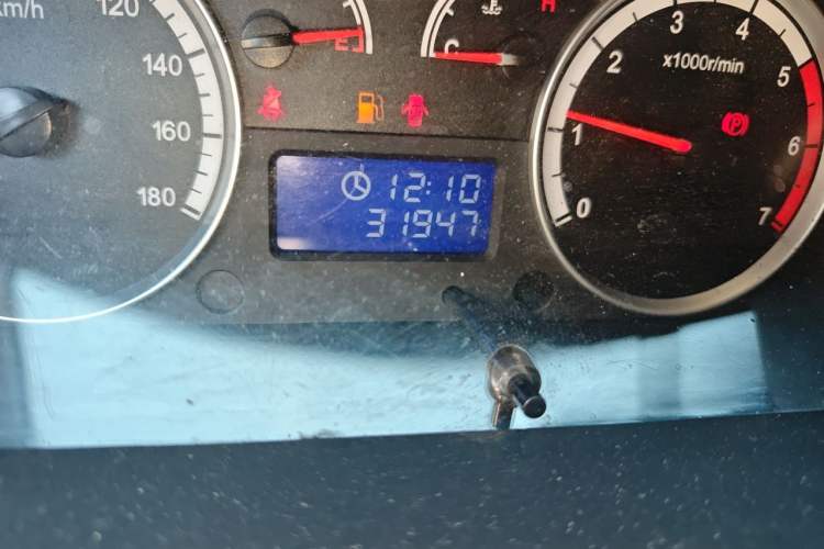 Used Foton Scenic G7 2017 2.0L Short-Wheelbase Commercial Van High-Roof 2-Seater 4Q20M Odometer Close Up