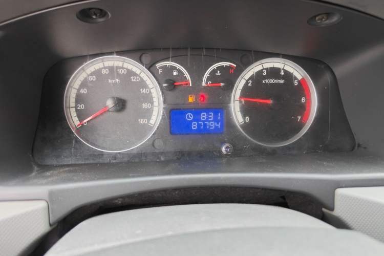 Used Foton Scenic G7 2017 2.0L Short-Wheelbase Commercial Van Flat Roof 6-Seater 4Q20M Odometer Close Up