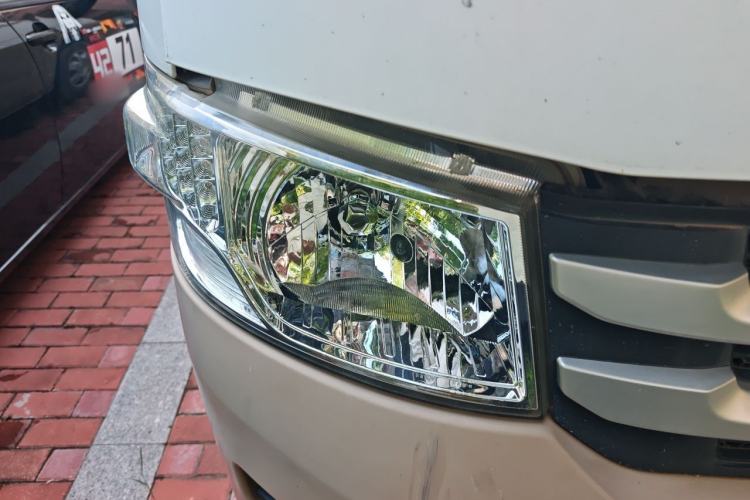 Used Foton Scenic G7 2017 2.0L Short-Wheelbase Commercial Van High-Roof 2-Seater 4Q20M Right Front Headlight