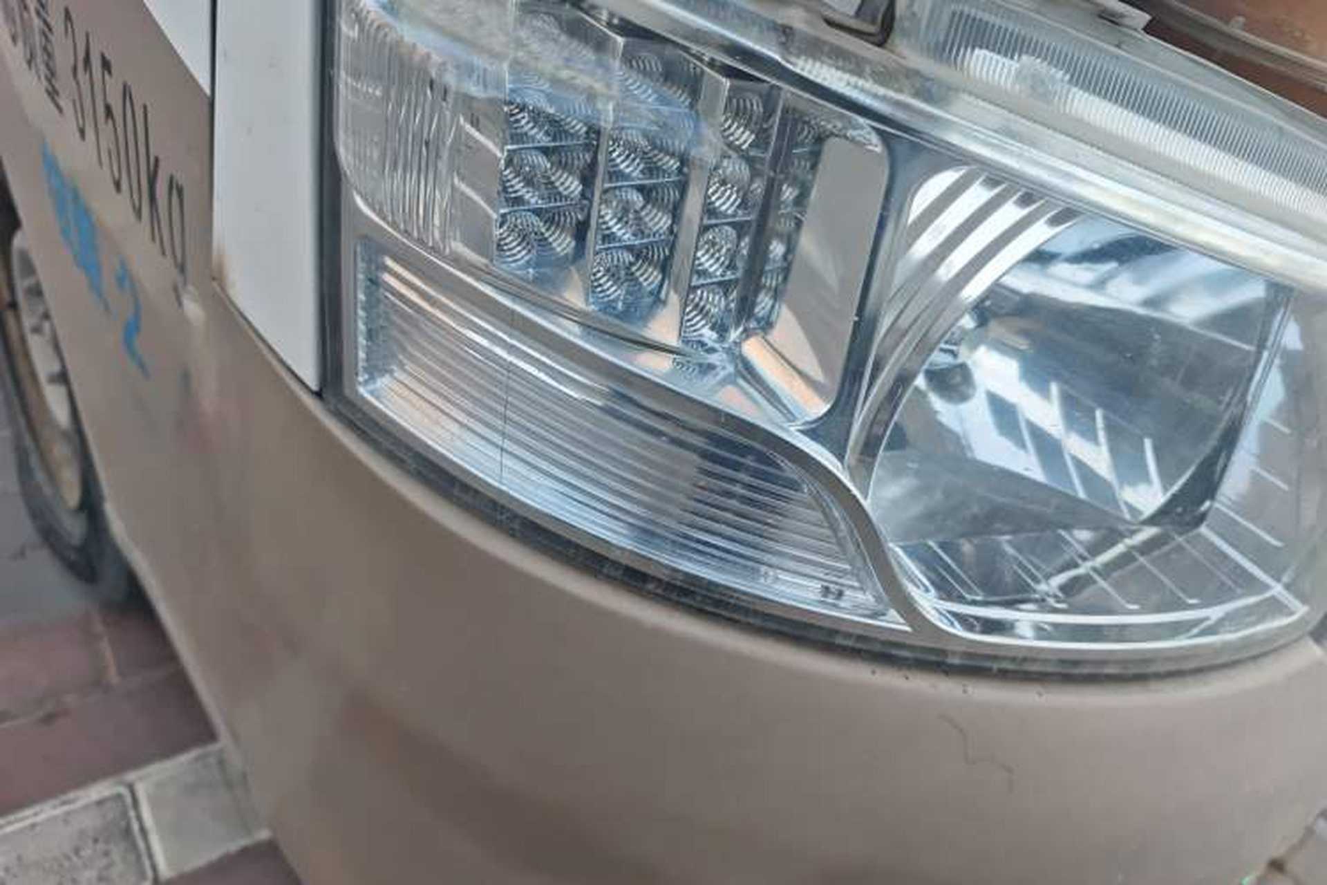 Used Foton Scenic G7 2017 2.0L Long-Wheelbase Commercial Van High Roof 2 Seats 4Q20M Right Front Headlight