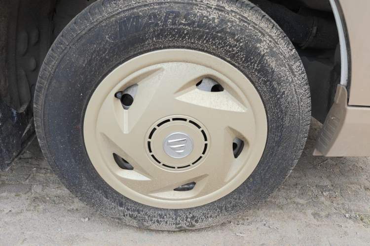 Used Foton Scenic G7 2017 2.0L Short-Wheelbase Commercial Van Flat Roof 6-Seater 4Q20M Right Front Wheel Hub