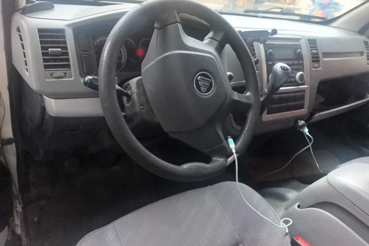 Used Foton Scenic G7 2017 2.0L Long-Wheelbase Commercial Van High Roof 6-Seater 4Q20M Steering Wheel
